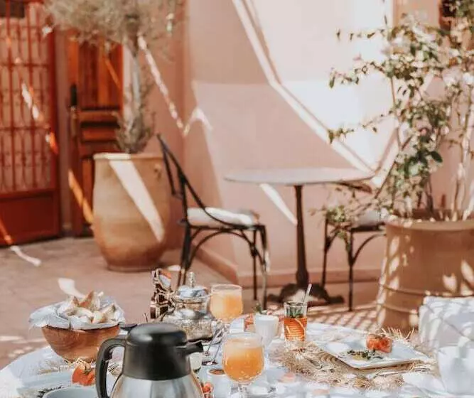 هتل Dar Nour El Houda