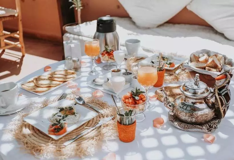 هتل Dar Nour El Houda