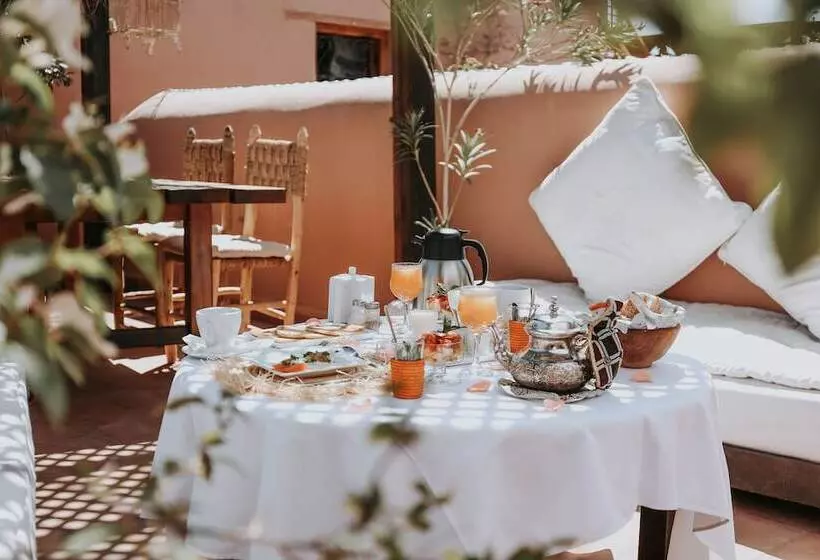 هتل Dar Nour El Houda