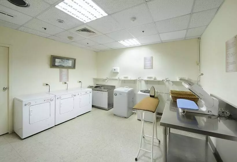 Le Midi Hotel Jungli