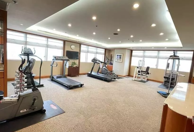 Le Midi Hotel Jungli