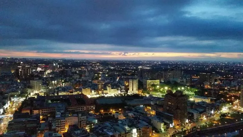 Le Midi Hotel Jungli