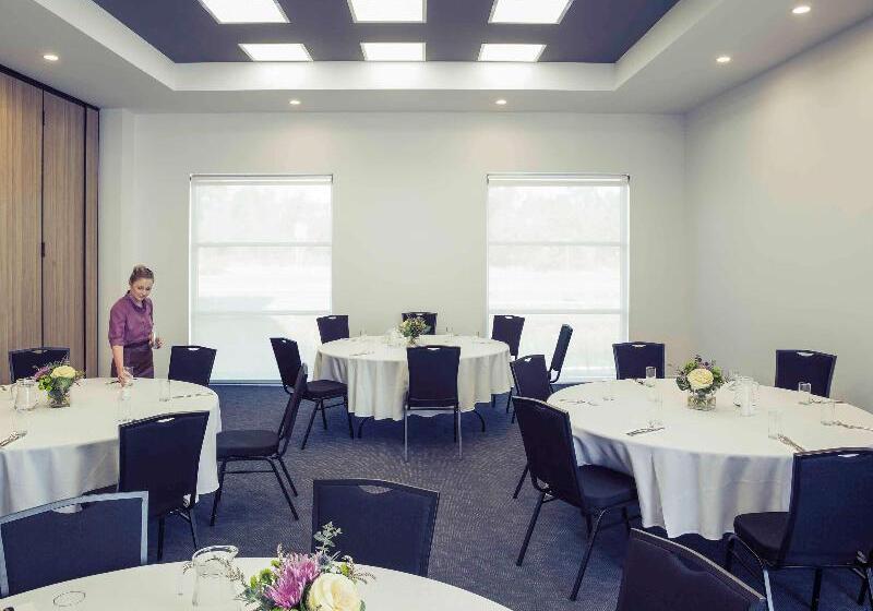 בית מלון כפרי Mercure Newcastle Airport