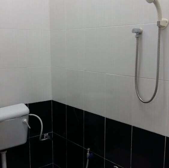 בית מלון כפרי Pangkor Waterfall Beach Resort