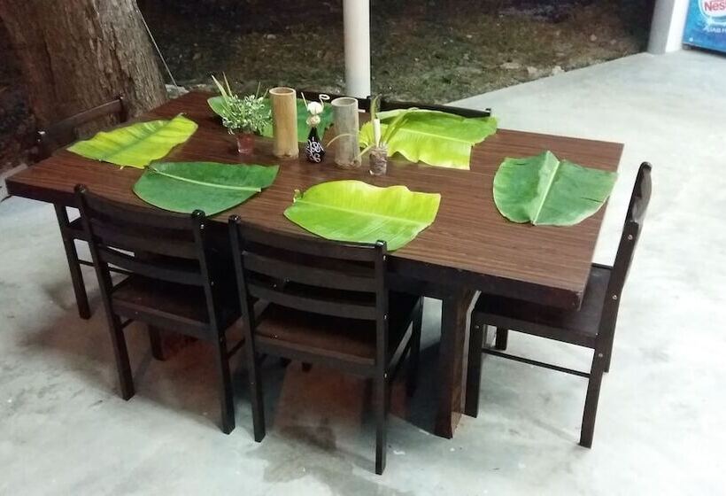 בית מלון כפרי Pangkor Waterfall Beach Resort