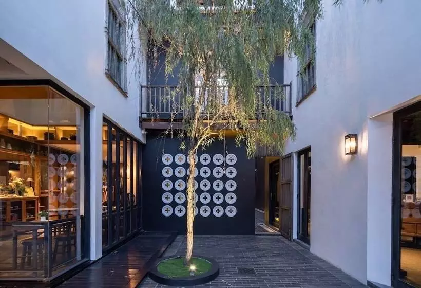 酒店 Ping Silhouette