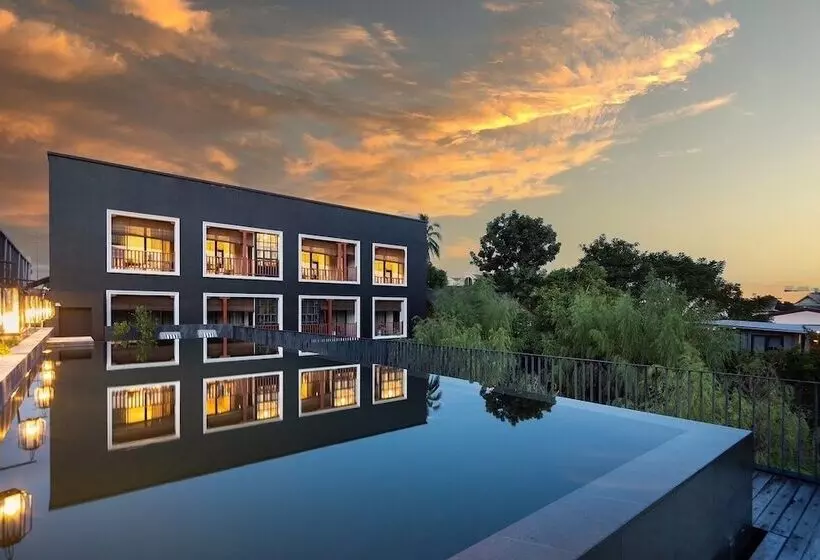 酒店 Ping Silhouette