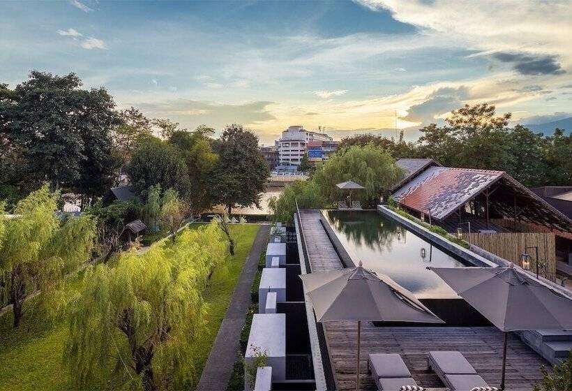 בית מלון כפרי Ping Silhouette