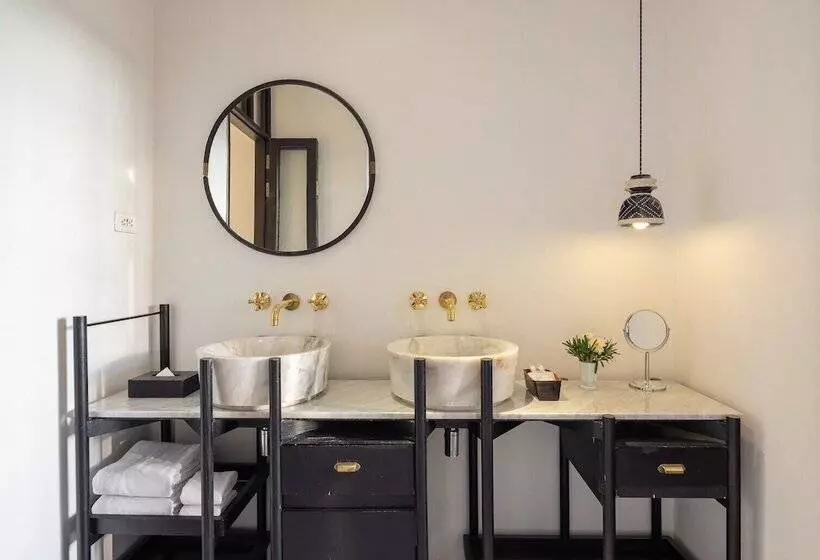 酒店 Ping Silhouette