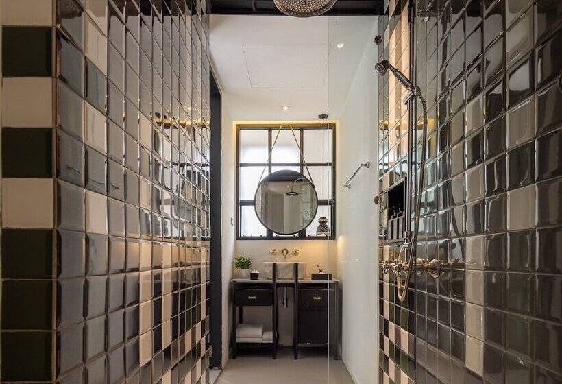 בית מלון כפרי Ping Silhouette