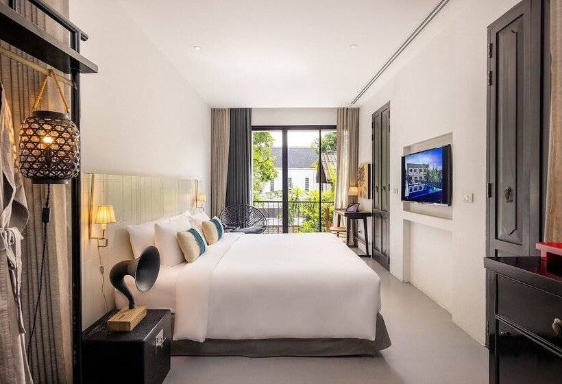 בית מלון כפרי Ping Silhouette