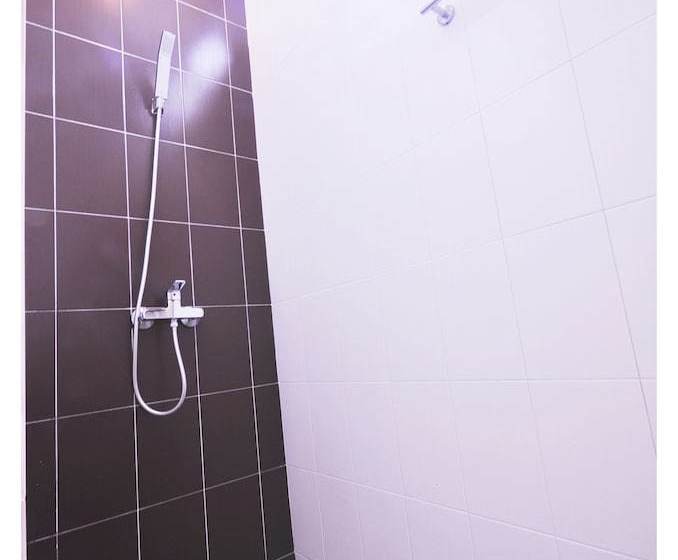 ホテル The Bedroom Nai Harn Beach