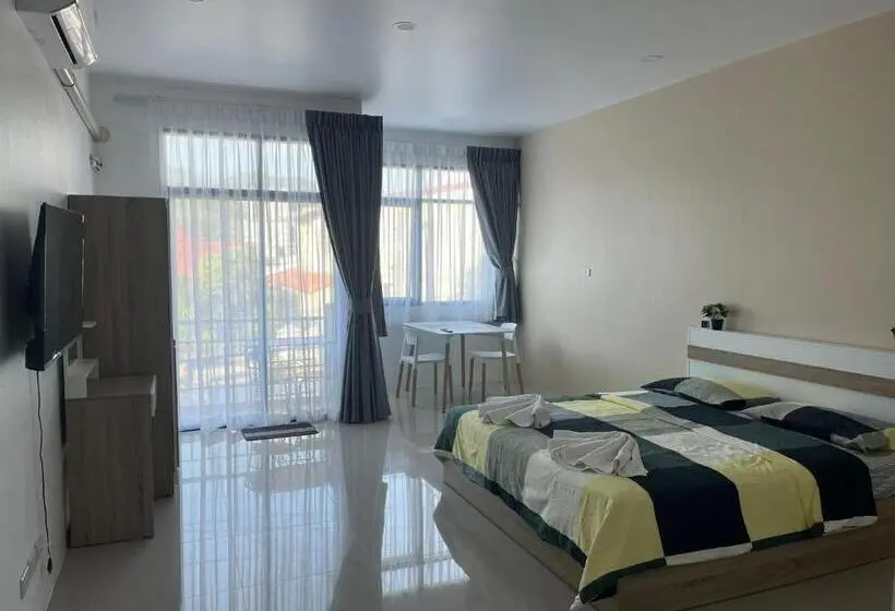 هتل The Bedroom Nai Harn Beach