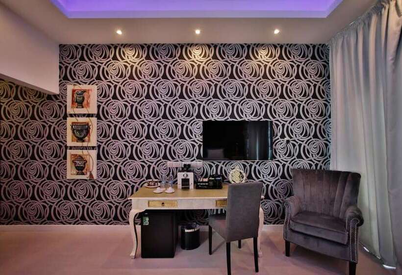 هتل The Josephine Boutique