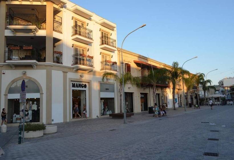 هتل The Josephine Boutique