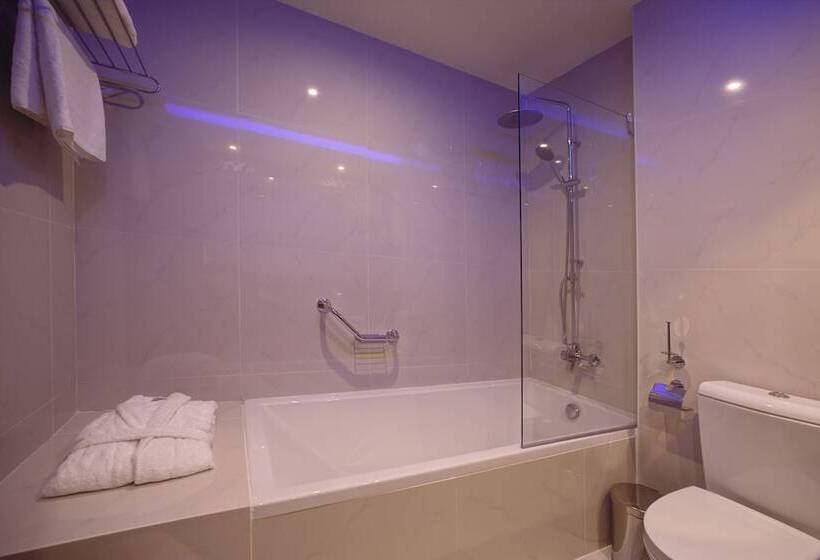 هتل The Josephine Boutique