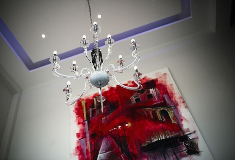 هتل The Josephine Boutique