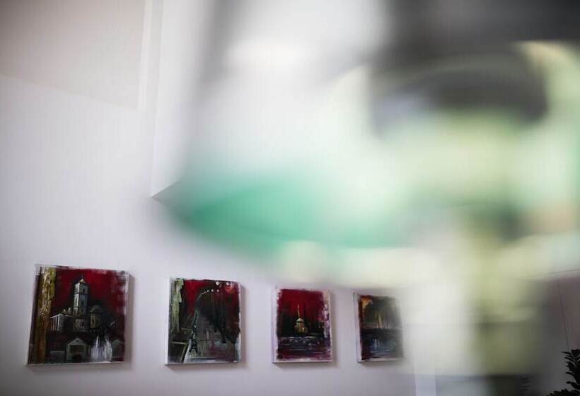 هتل The Josephine Boutique