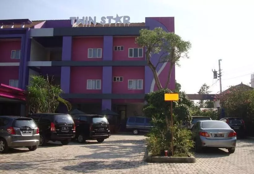 בית מלון כפרי Twin Star