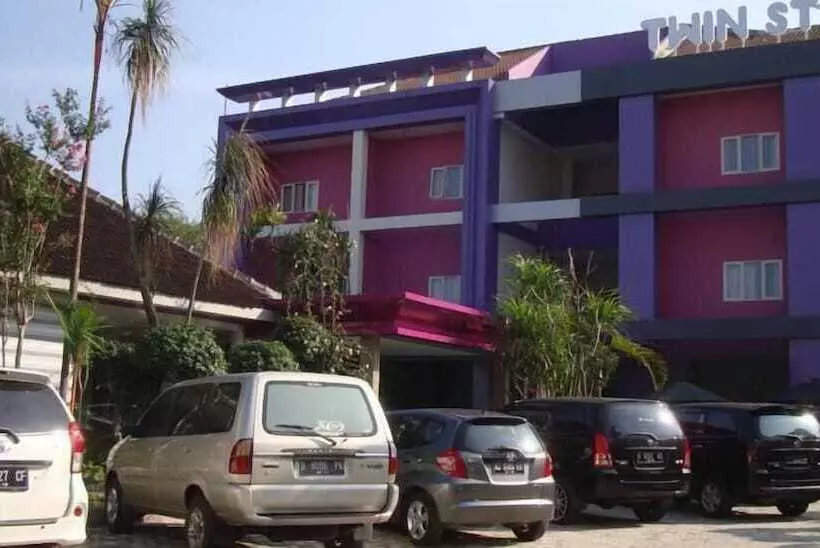 בית מלון כפרי Twin Star