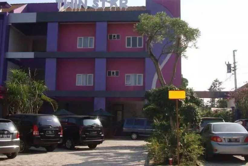 בית מלון כפרי Twin Star