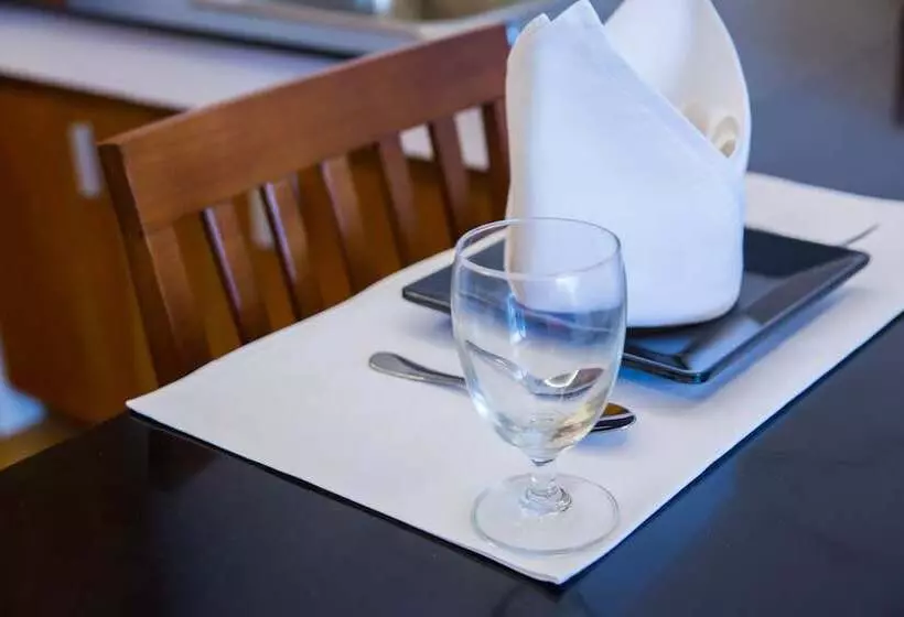 Phi Phi Cliff Beach Resort