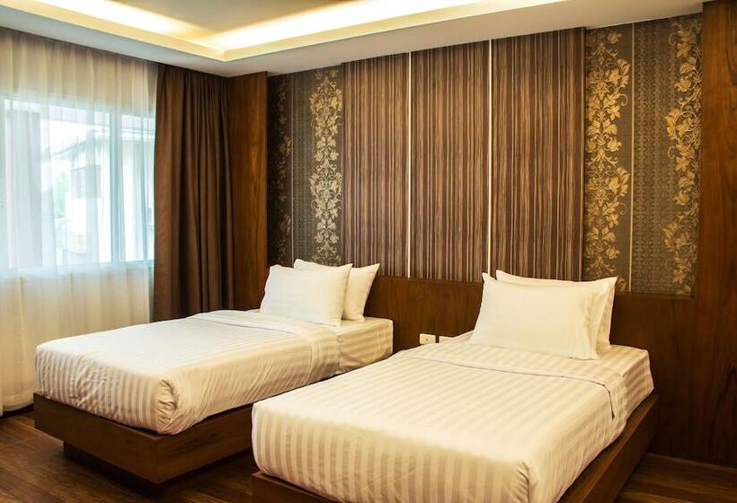 Phi Phi Cliff Beach Resort