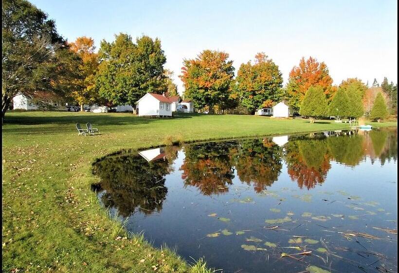 Eden Village Motel & Cottages