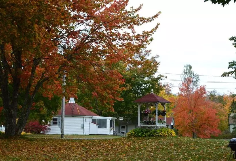 Eden Village Motel & Cottages
