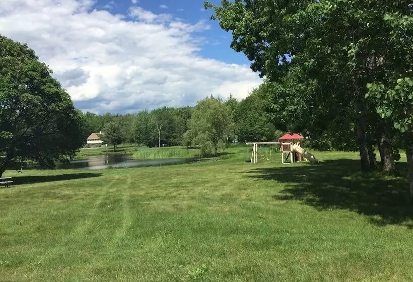 Eden Village Motel & Cottages