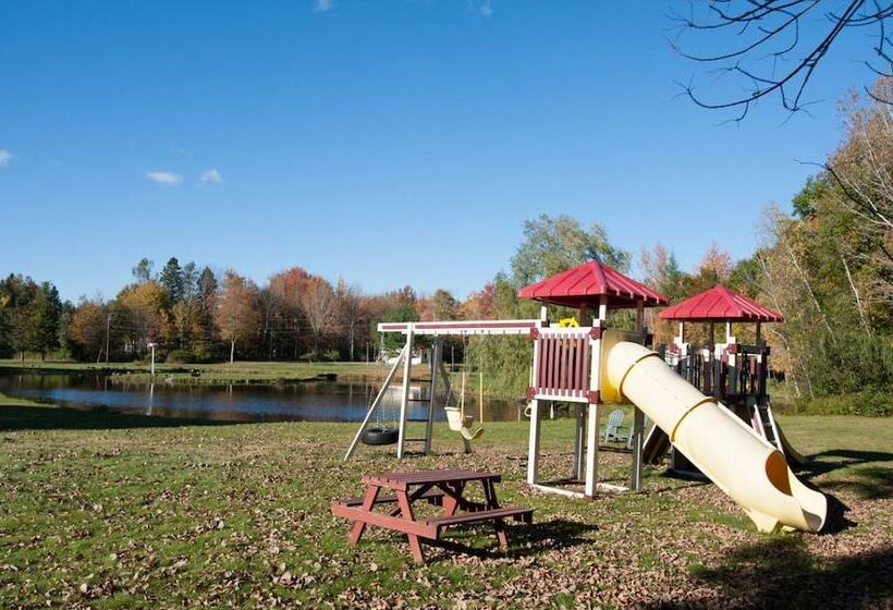 Eden Village Motel & Cottages