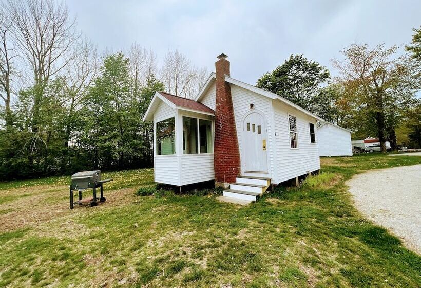 Eden Village Motel & Cottages