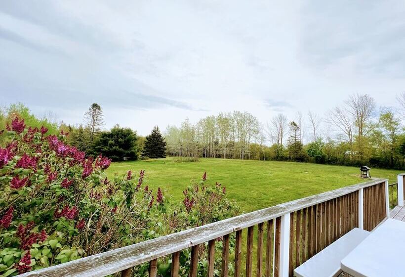 Eden Village Motel & Cottages