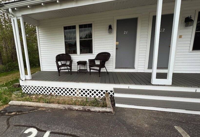 Eden Village Motel & Cottages