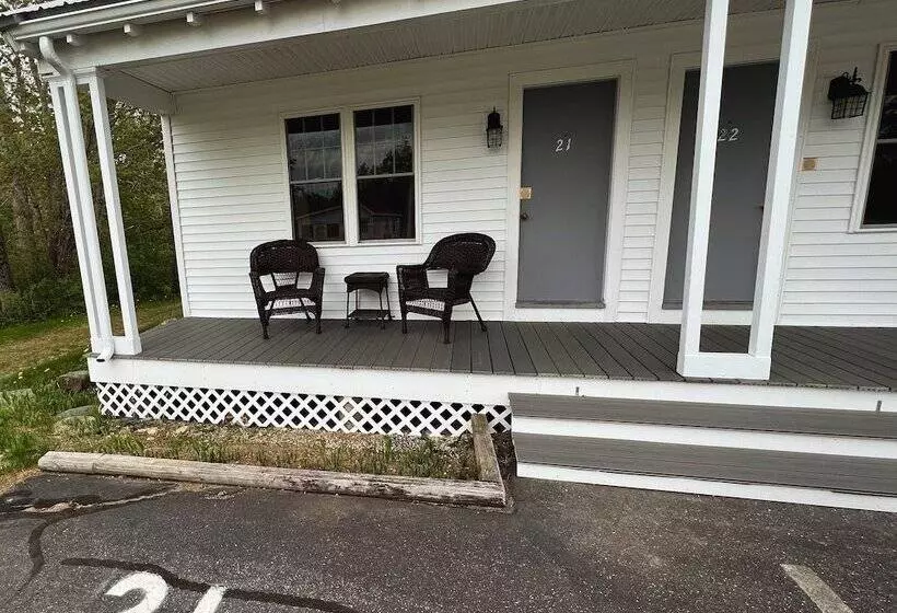 Eden Village Motel & Cottages