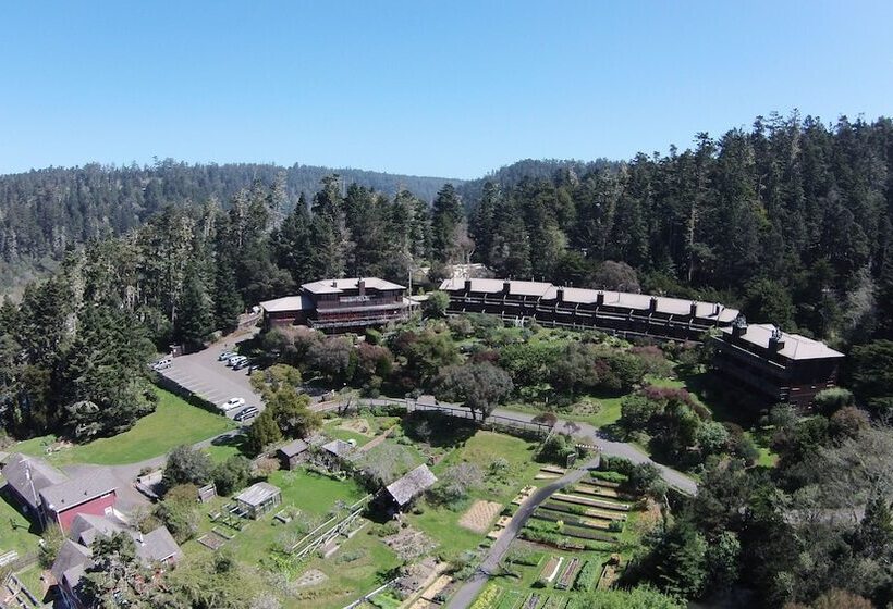 Отель The Stanford Inn By The Sea Eco Resort