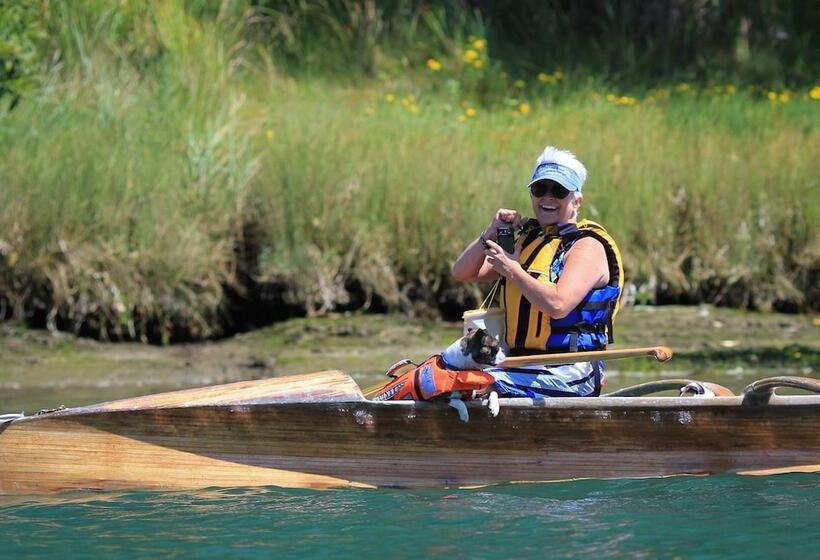 Отель The Stanford Inn By The Sea Eco Resort