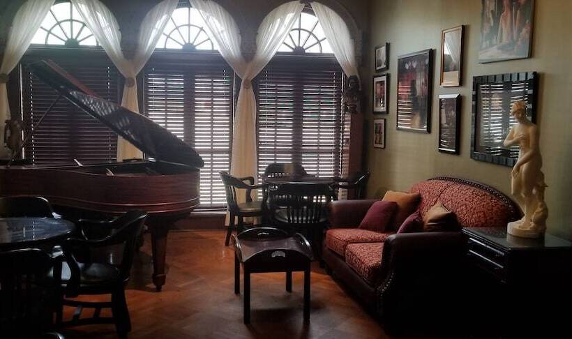 هتل Union Square Guest Quarters