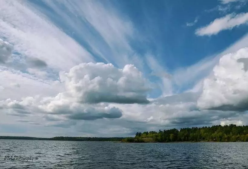 Motelli Carolyn Beach Inn