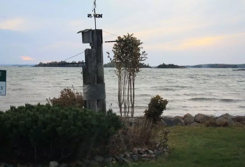 Motelli Carolyn Beach Inn