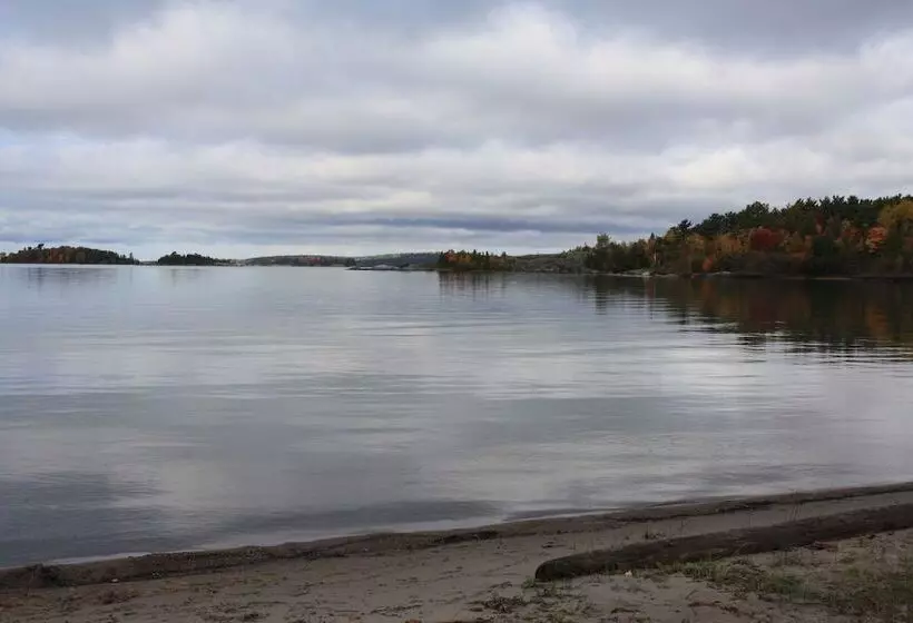 Motelli Carolyn Beach Inn