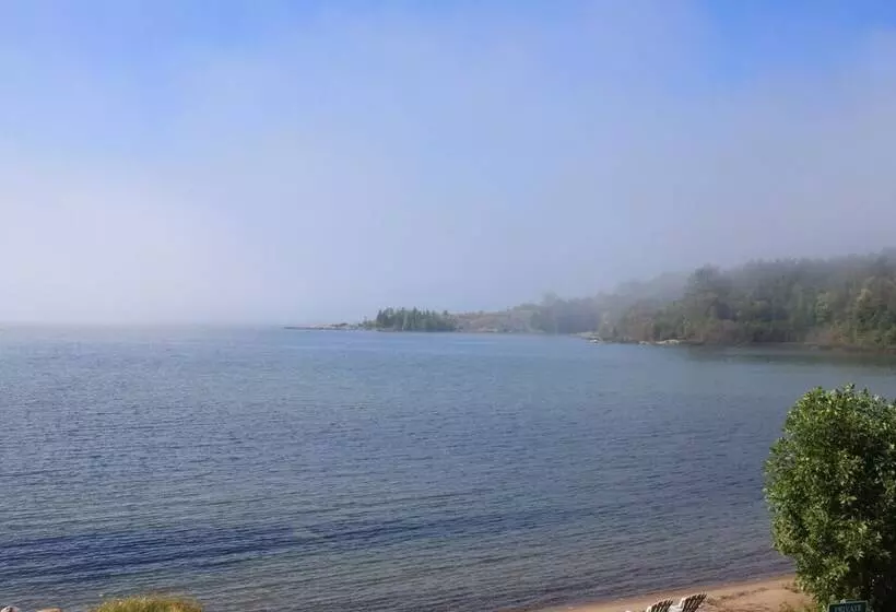 Motelli Carolyn Beach Inn