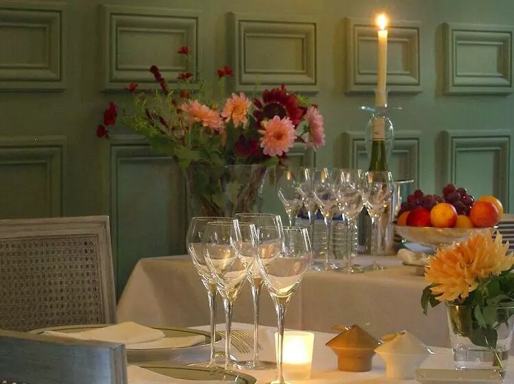 Majatalo Le Château De Reignac