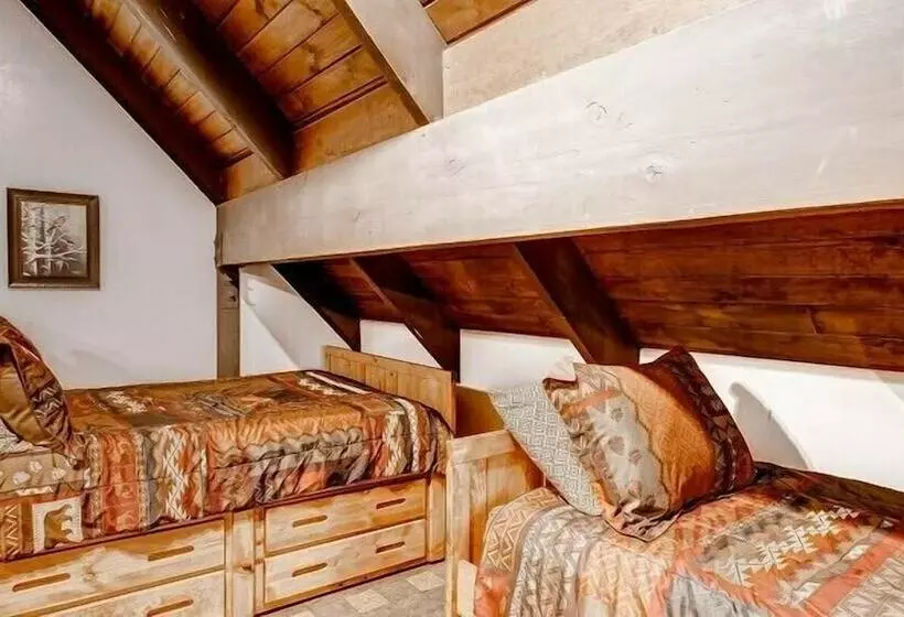 Scenic Wonders Yosemite Creekside Loft