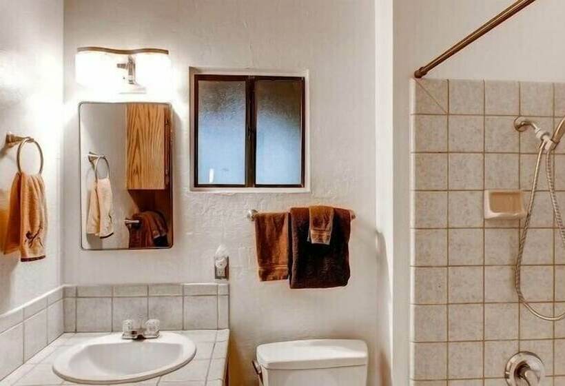 Scenic Wonders Yosemite Creekside Loft