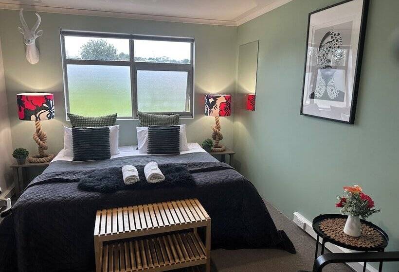 旅馆 Sow And Piglets Guesthouse