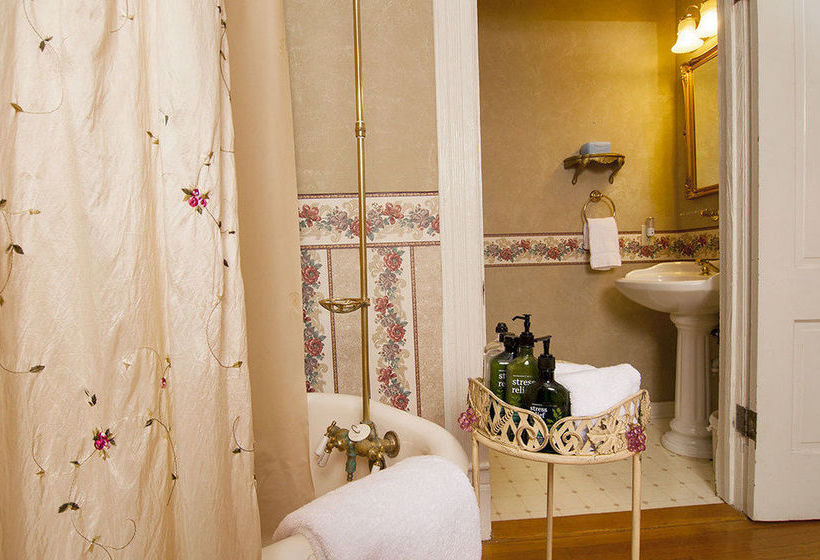 צימר Antebellum Inn