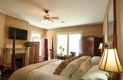 住宿加早餐  Antebellum Inn