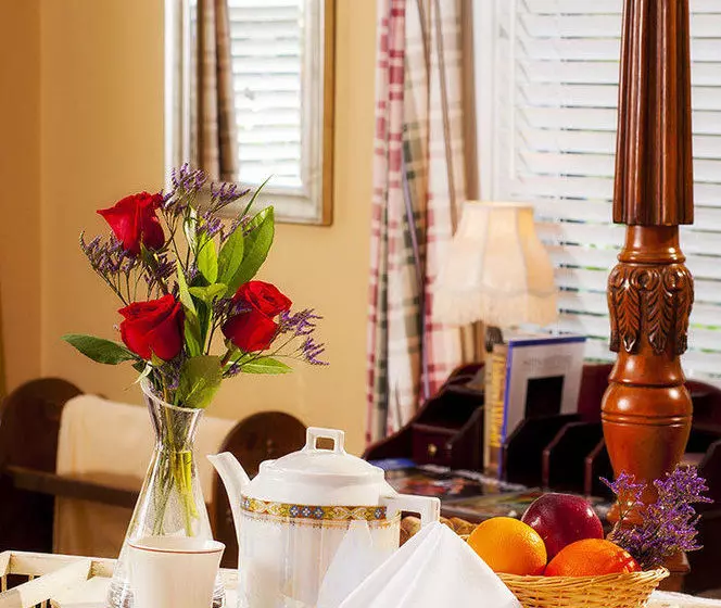 住宿加早餐  Antebellum Inn