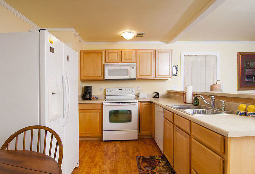 צימר Antebellum Inn